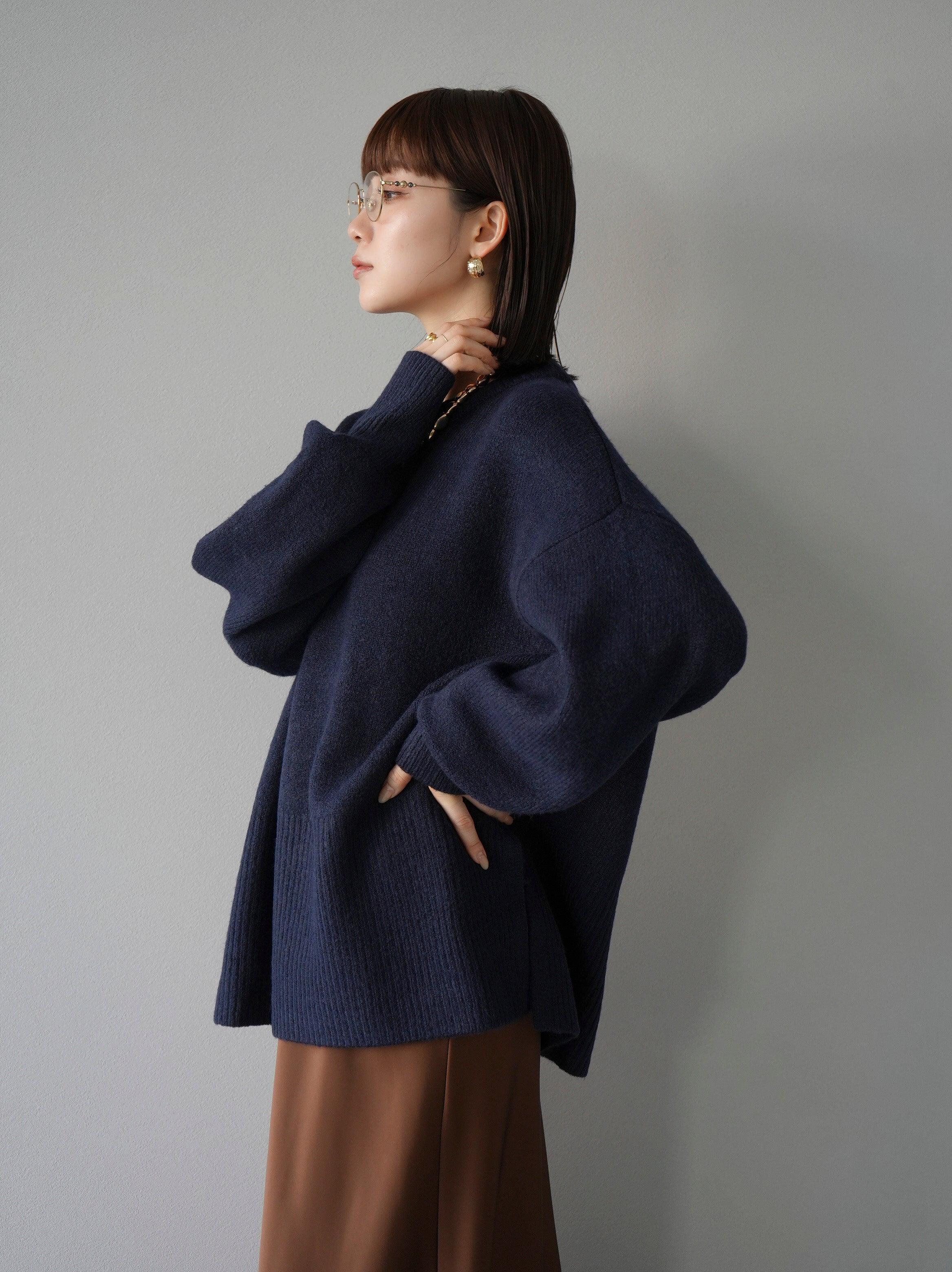 予約]サイドスリットクルーネックニットプルオーバー/ネイビー – Lumier
