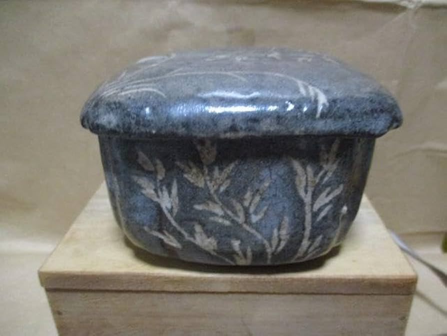 ネズミ志野蓋物桃山時代P71-2