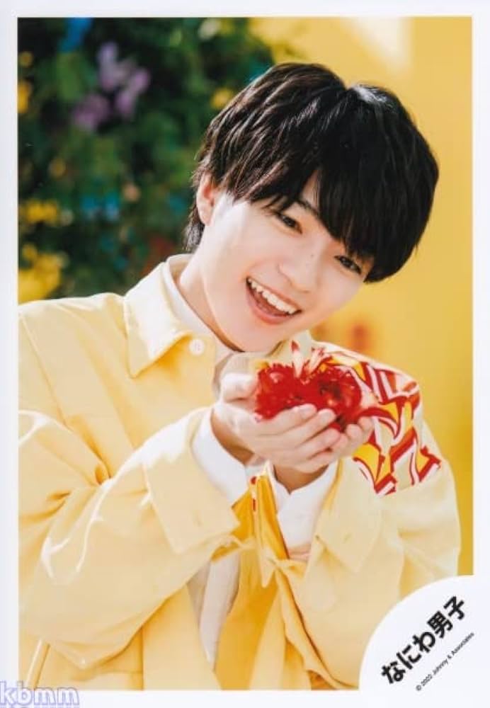 Amazon.co.jp: なにわ男子 公式 生 写真（西畑大吾）J01039 : おもちゃ