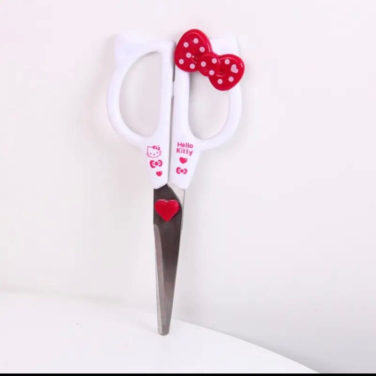 d*3様 キティちゃん❤かわいいハサミ d*3様 キティちゃん❤かわいい