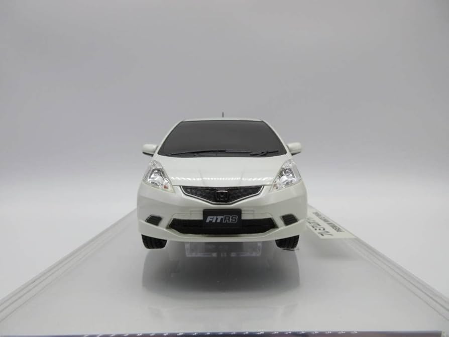 Amazon | 1/24 ホンダ フィットRS プレミアムホワイト・パール カラー