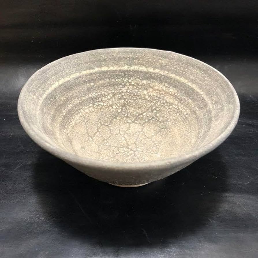 美しい古美術◾️蔵から丸みのある可愛らしい抹茶茶碗が出て来ました