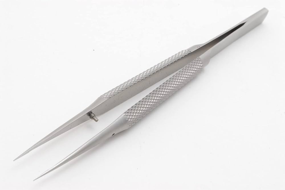 マイクロサージェリー 手術器具 (マイクロ持針器とハサミ、精密