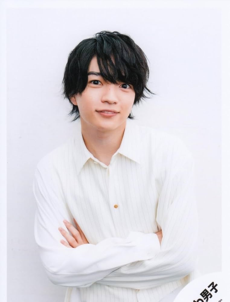 Amazon.co.jp: なにわ男子 公式 生 写真（西畑大吾）J01207 : ホビー