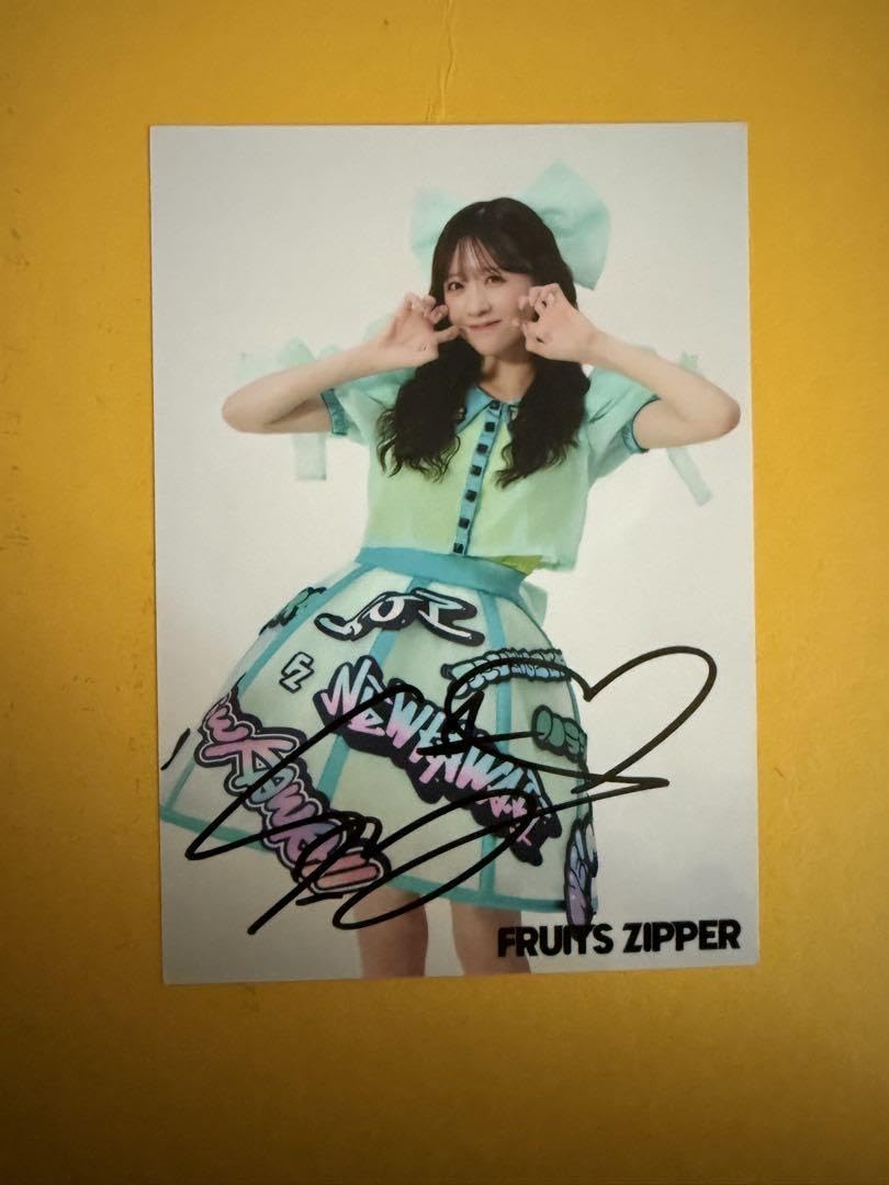 櫻井優衣 FRUITS ZIPPER サイン入り写真パネル B.L.T. 【公式通販】