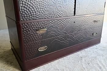 Amazon.co.jp: ほぼ佐藤恵仙作 鎌倉彫 心彫 桐箪笥 漆塗り 衣装 洋服