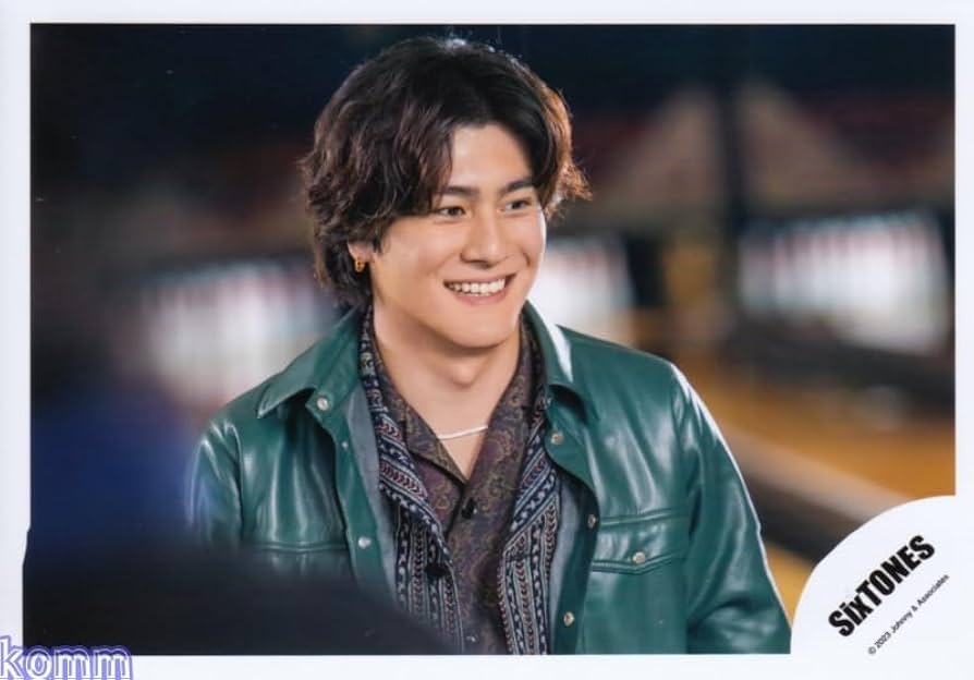 Amazon.co.jp: Six TONES 公式 生 写真（森本慎太郎）ST01153 : おもちゃ