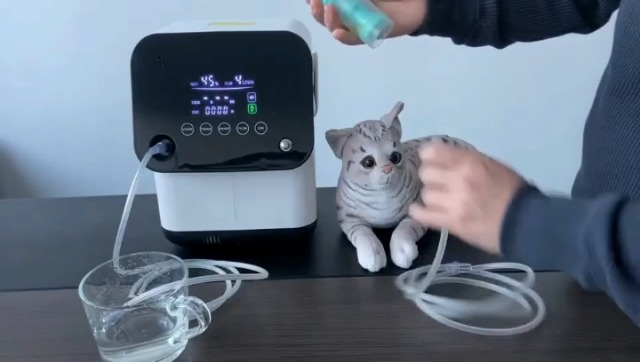 家庭用酸素発生器[25年11月購入]犬猫動物9h使用 残7991h MEDRIS ペット