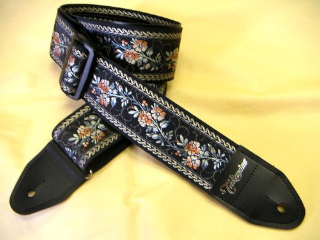 Amazon.co.jp: @ギターストラップ タカミネ レトロ調花柄 黒 TAKAMINE