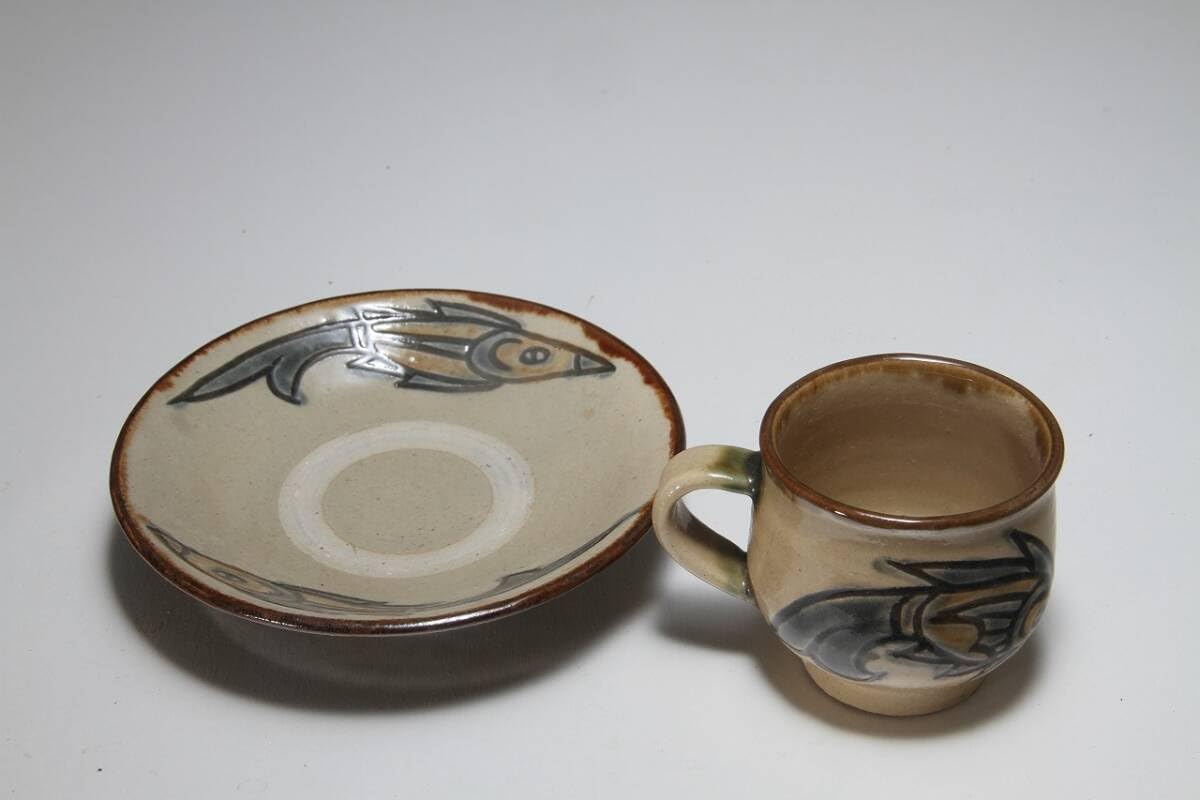 Amazon | ノーブランド品沖縄初人間国宝金城次郎窯元商品珈琲碗皿魚紋