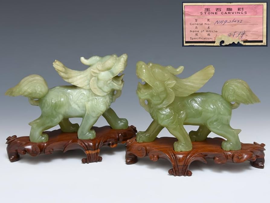 中国 玉石彫刻 神獣 根付 紙鎮 置物 C 8022E 中国 玉石彫刻 神獣 根付