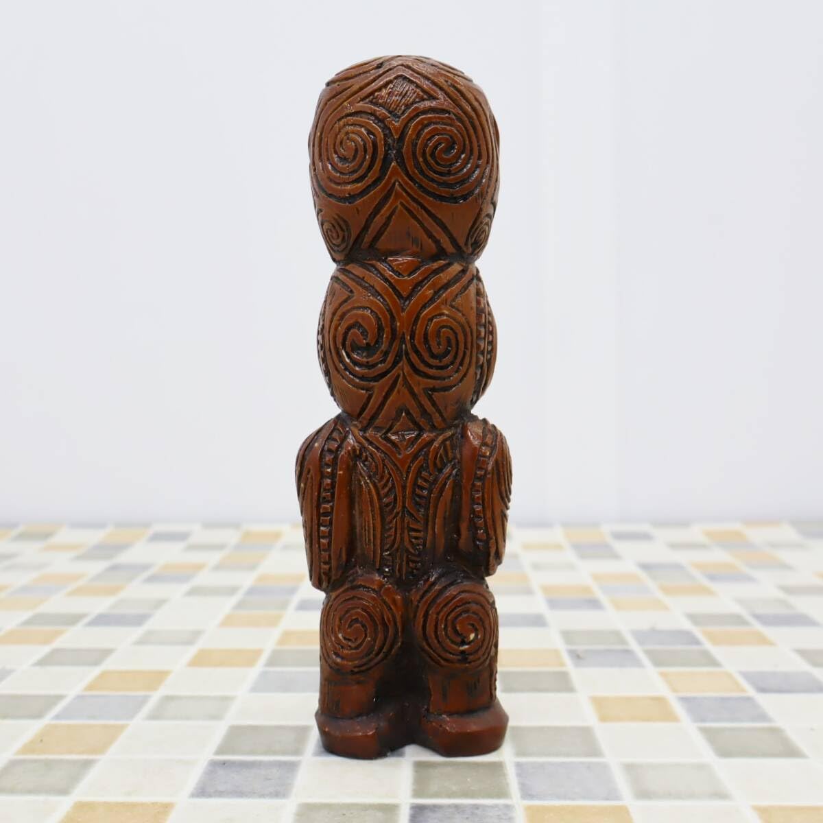 Amazon.co.jp: ∨木製伝統工芸｜マオリ族木彫りお土産｜ハワイアン