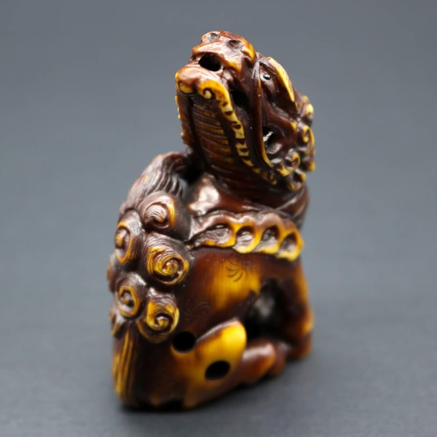 Amazon.co.jp: 獅子根付広之作腰提印籠彫刻時代物提げ物置物在銘古い古