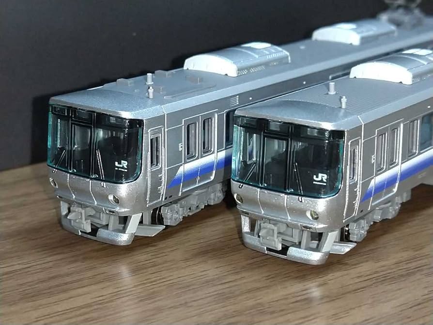 A-9561 223系0+2500番代HE 411編成4両セット Amazon