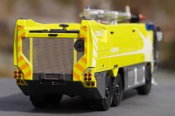 Amazon | △ 1/43 CARMICHAEL COBRA3 くうこう消防車 y | ミニカー