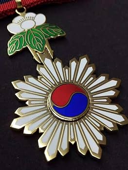 Amazon.co.jp: 大韓帝国 勳功三等太極勲章 韓国勲章 勲章 : おもちゃ