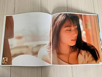 Amazon.co.jp: ZARD ARTIST FILE 坂井泉水 写真集 : おもちゃ