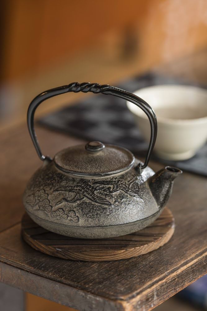 Amazon｜池永鉄工(Ikenaga Iron Works) 鉄急須 0.55L 南部鉄器 松鶴