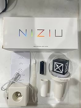 Amazon.co.jp: NiziU ペンライト 箱 : 産業・研究開発用品