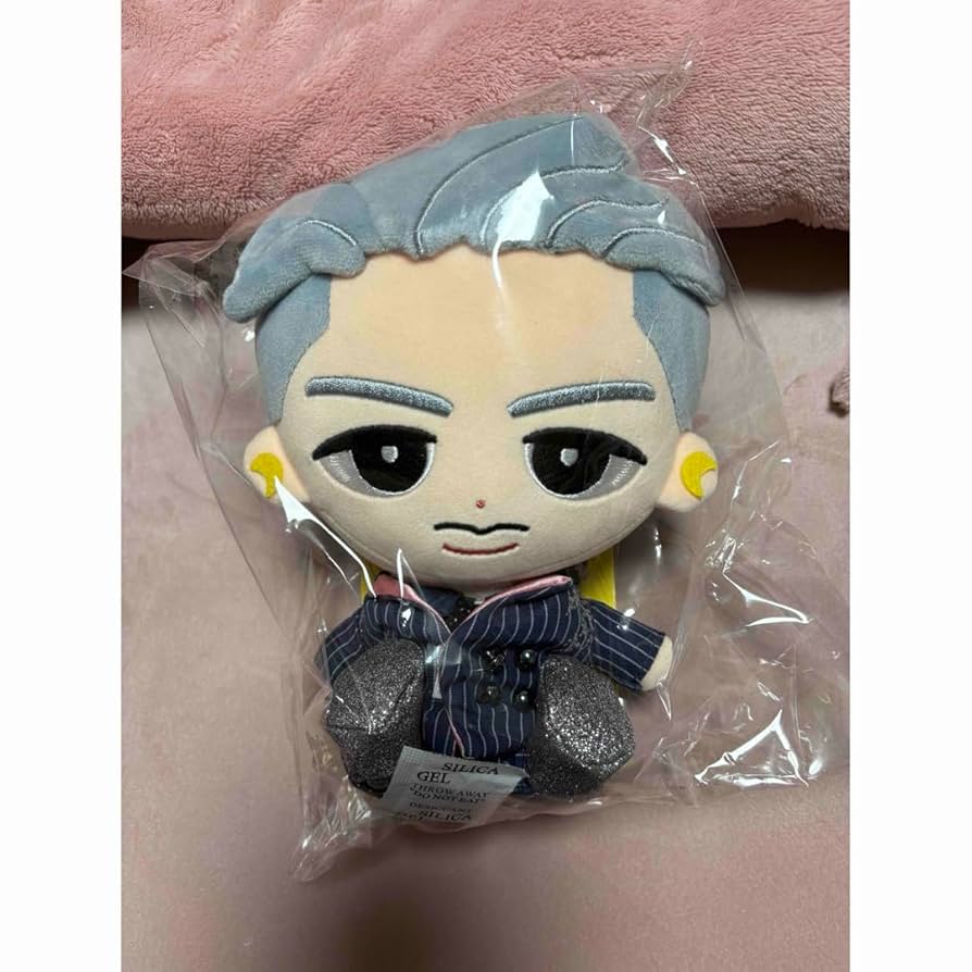 Amazon.co.jp: Snow Man すのチル BIGぬいぐるみ 岩本照 : おもちゃ