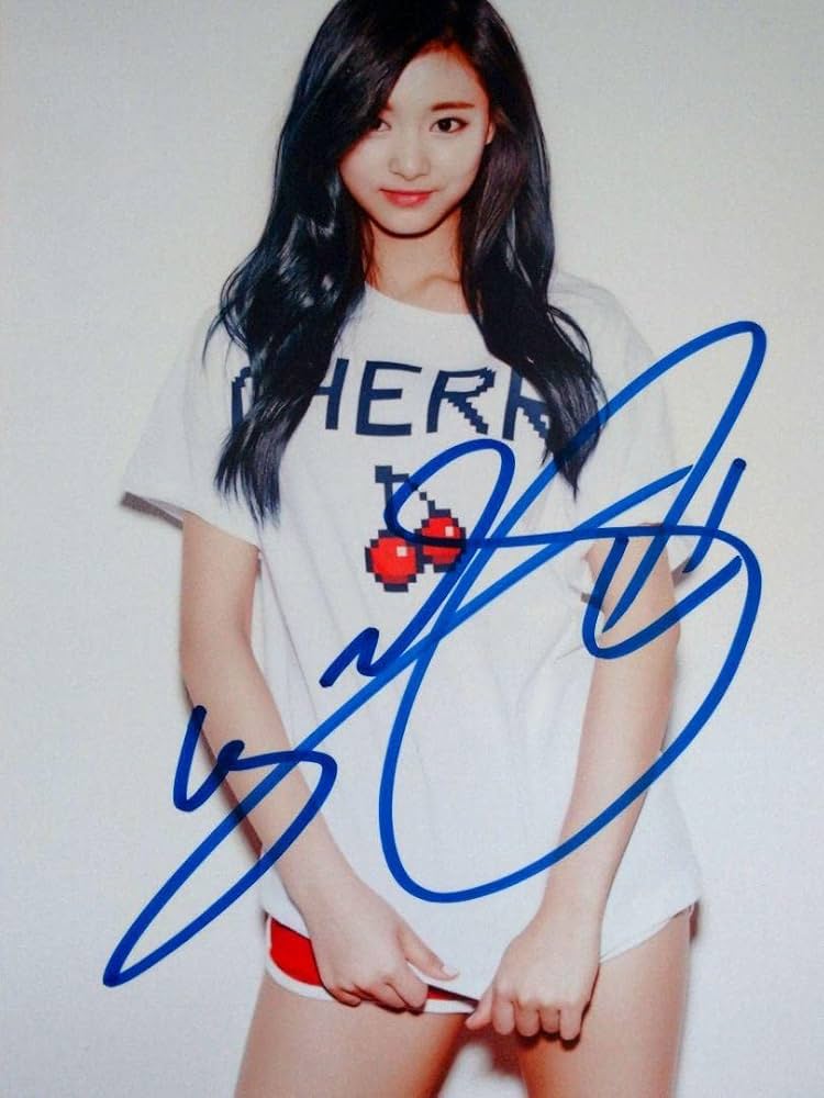 TWICE ツウィ 直筆サイン入りソロポラ 2025年最新】サイン入りポラ