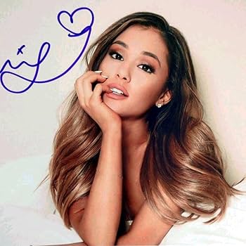 セール中…アリアナ・グランデ直筆サイン入り超大型写真…Ariana Grande