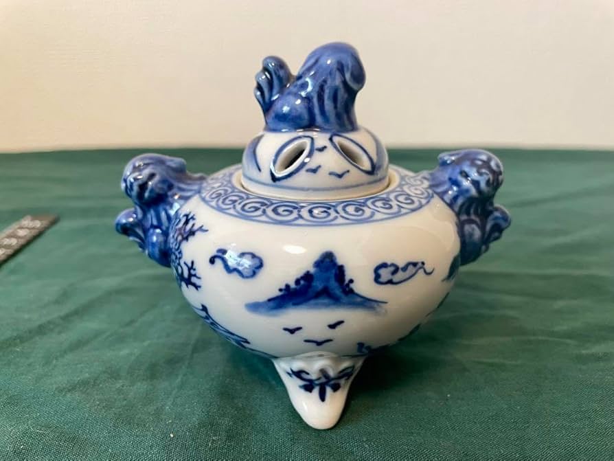 古美術/染付け山水獅子蓋四方香炉(底款:道八) 古美術/染付け山水獅子蓋