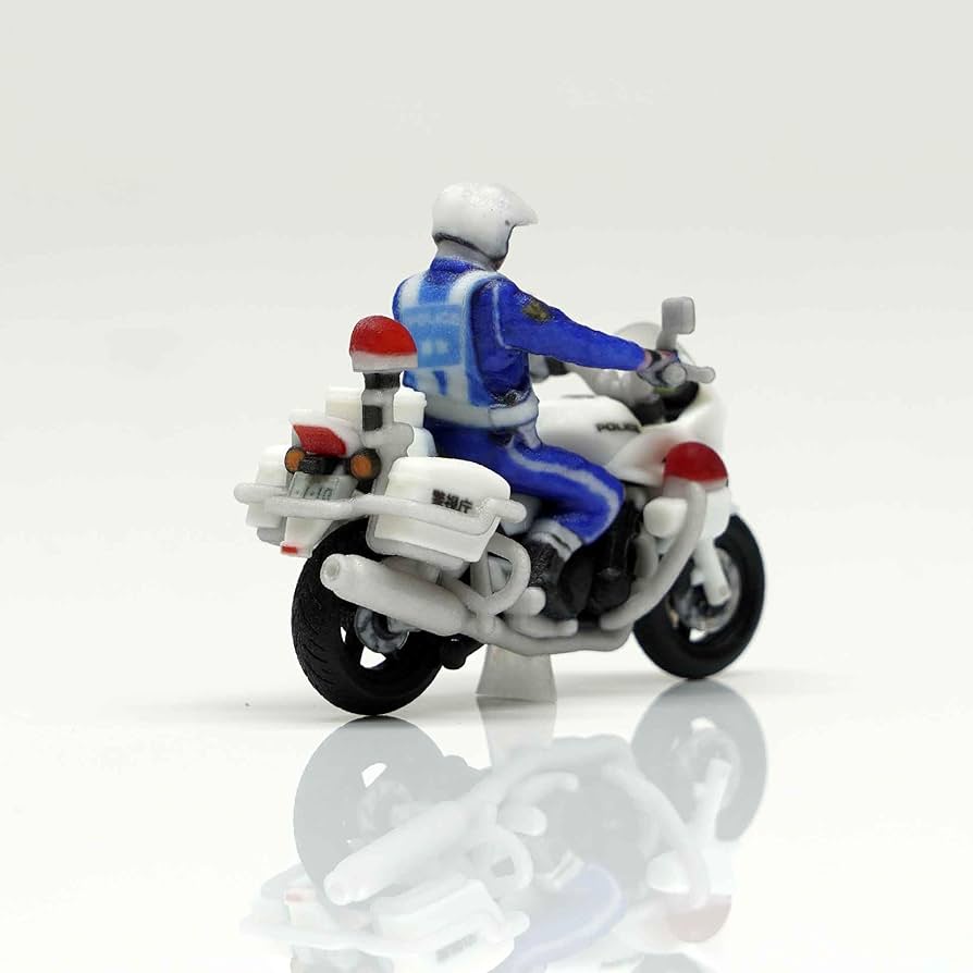 Amazon.co.jp: figreal 1/64 白バイA 走行中(13) 隊員乗車セット