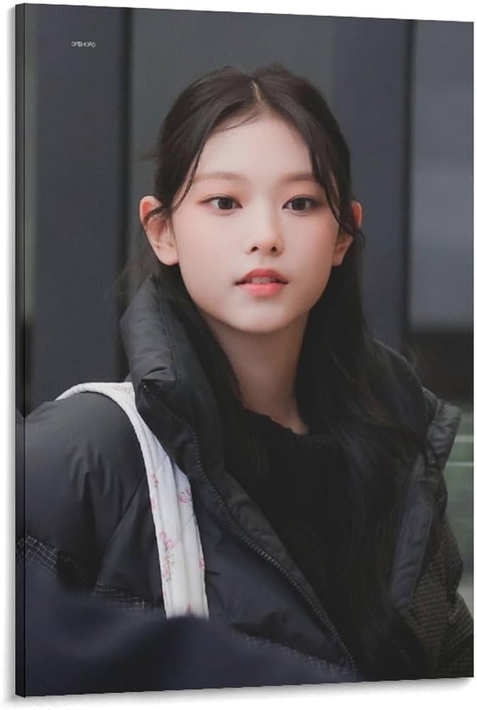 Amazon.co.jp: NewJeans ニュージーンズ HAERIN ヘリン OFFICIAL 写真