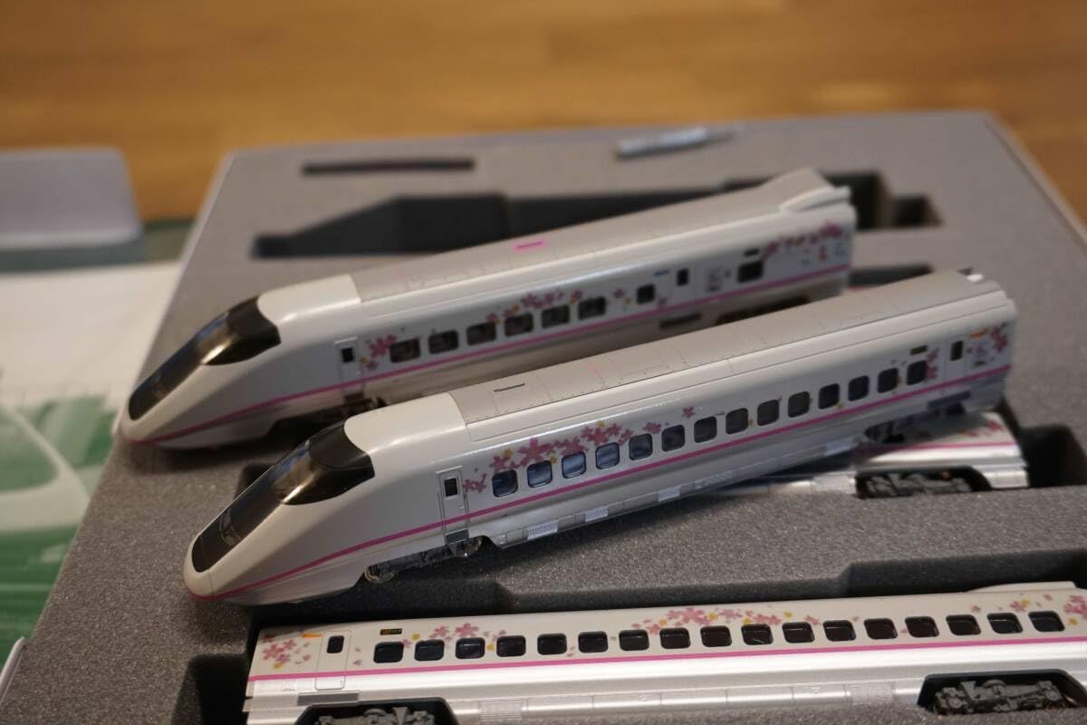 KATO E3系 秋田新幹線 30周年記念 桜ラッピング仕様 6両編成セット E3