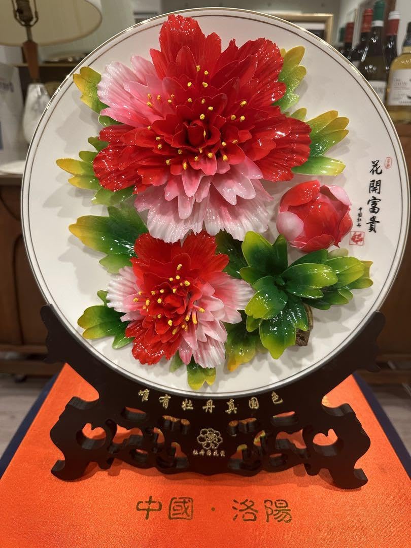 洛陽の牡丹の磁器の皿を手で描いて、中国式の家庭装飾の置物、特色の