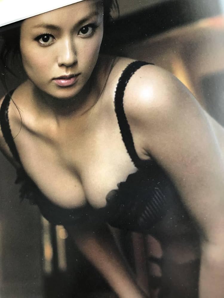 深田恭子 レア レトロ 希少 コレクション ピンバッジ グラビア 深田