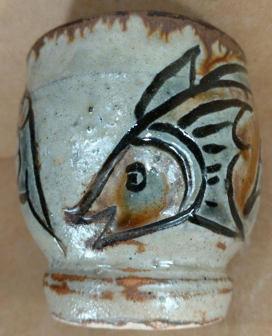 金城次郎 ☆ 魚文 湯呑 ☆ 共箱 ☆ 人間国宝 ☆ 細めライン！の