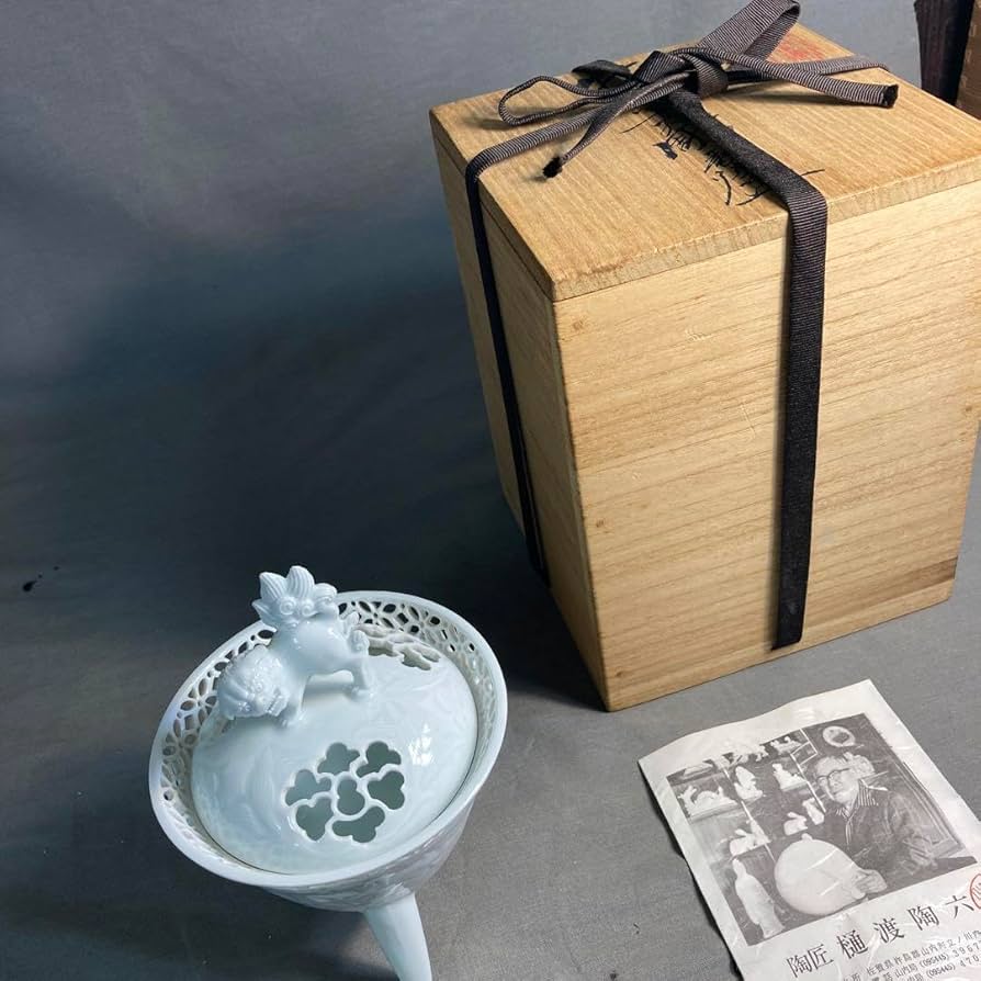 樋渡陶六】伝統工芸会 重要無形文化財 樋渡陶六作 青白磁彫獅子牡丹