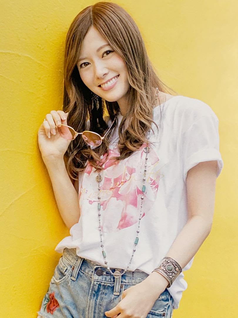 Amazon.co.jp: ☆白石麻衣ポスター☆乃木坂46 逃げみず限定 B2