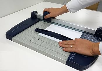 Amazon | コクヨ 裁断機 ペーパーカッター ロータリー式 40枚切り A4