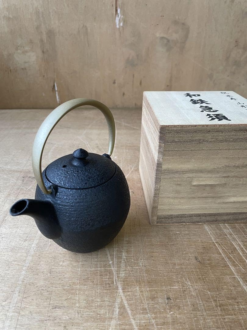 菊地保寿堂 奥山清行デザインティーポットよほうS鉄瓶敷きおりがみ