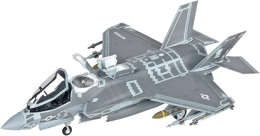 Amazon.com: Academy 120116 Marine 492569 1/72 USMC F-35B Vmfa-121