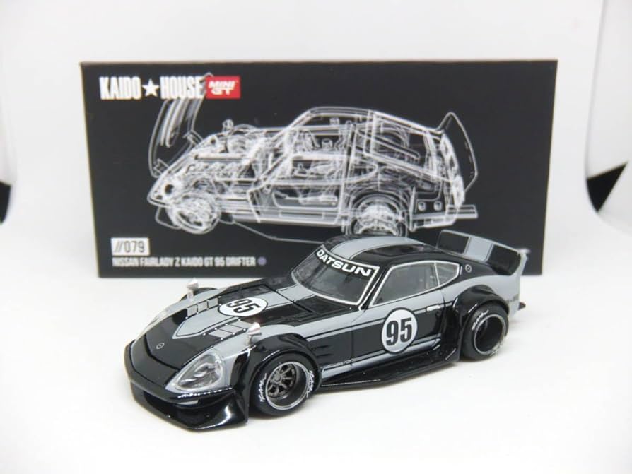 世田谷ベースミニカー5台セット【所さんストラップ付き】 世田谷ベース