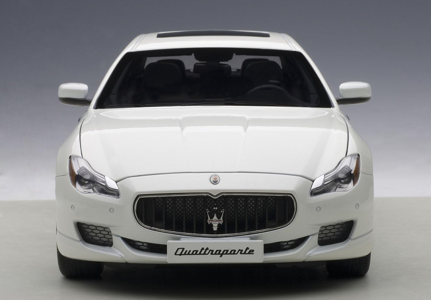 1/18 マセラティ クアトロポルテ カスタム 1/18 マセラティクワトロ