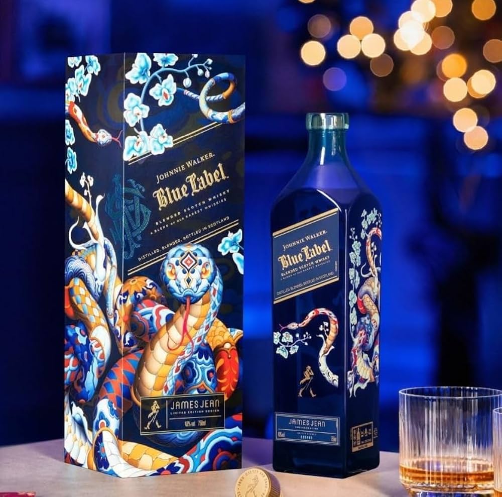ジョニーウォーカー ブルーラベル、2025年「蛇年」限定ボトル