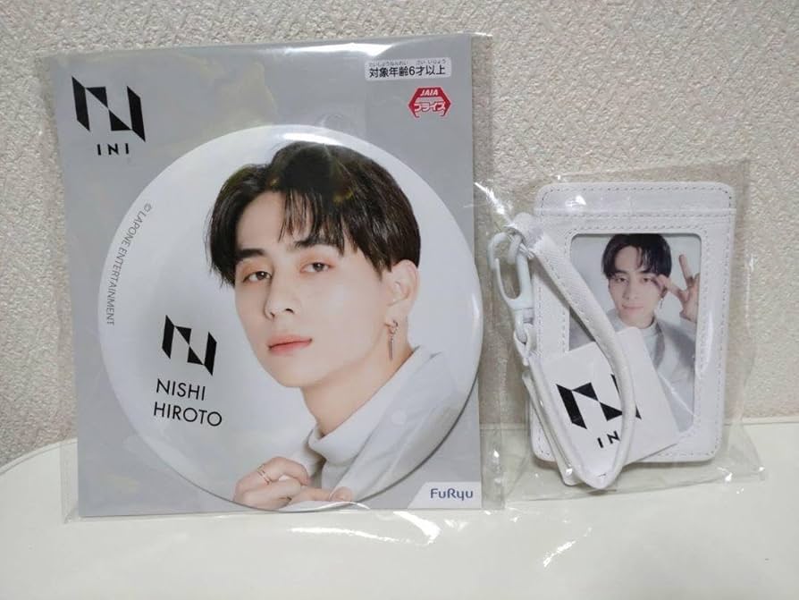 INI 西洸人 クッションキーホルダー リップケース ピンバッジ INI