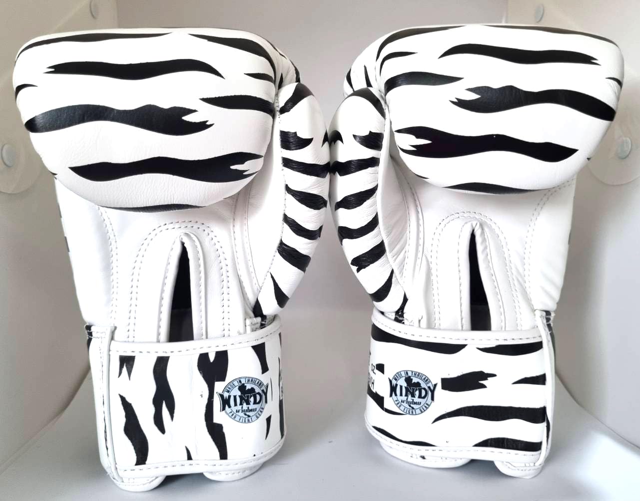 本革製WINDYボクシンググローブ 10oz 白&金 キックボクシング 本革製