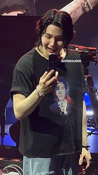 Amazon.co.jp: ユンギ着用 SUGA Agust D TOUR D-DAY Photo Tシャツ US