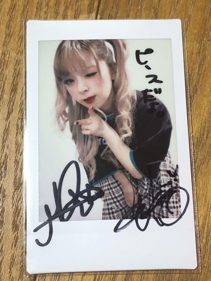 GARNiDELiA サイン入りチェキ