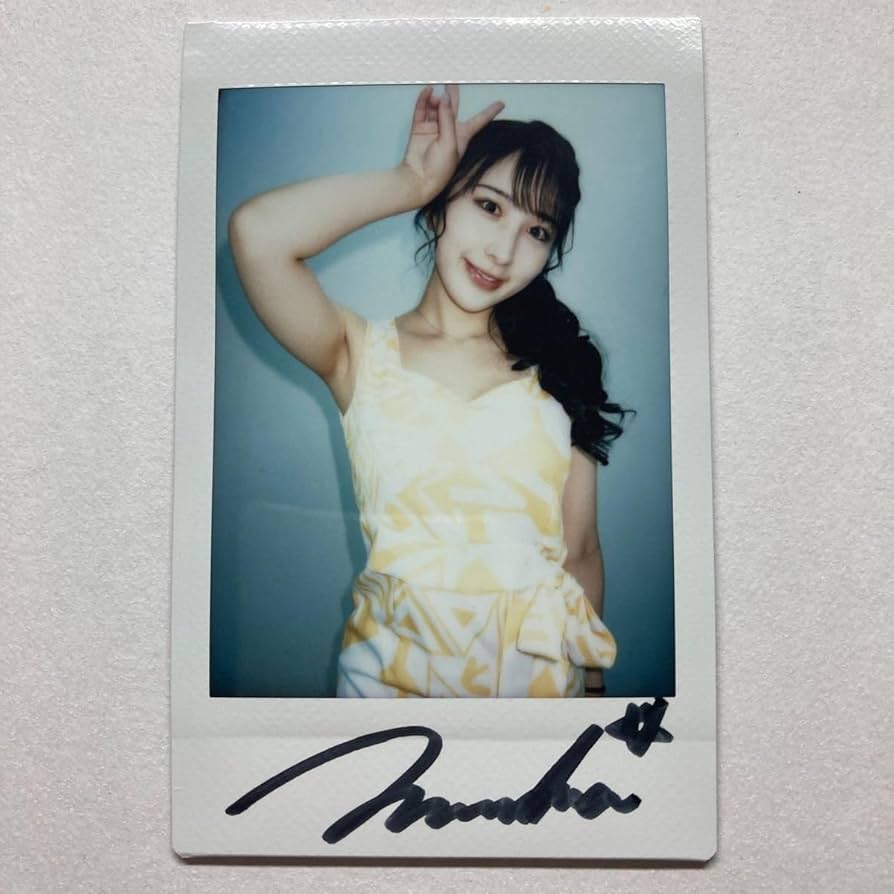 RT-115704 izna セビ 直筆 サイン チェキ izna セビ 直筆 サイン