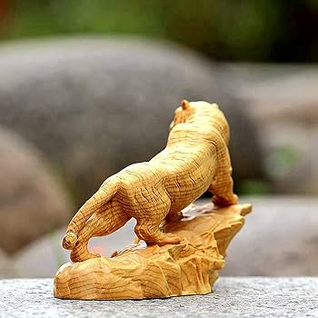 Amazon.co.jp: 虎 置物 風水 高級天然ツゲ木彫り 上山虎 木像の置物