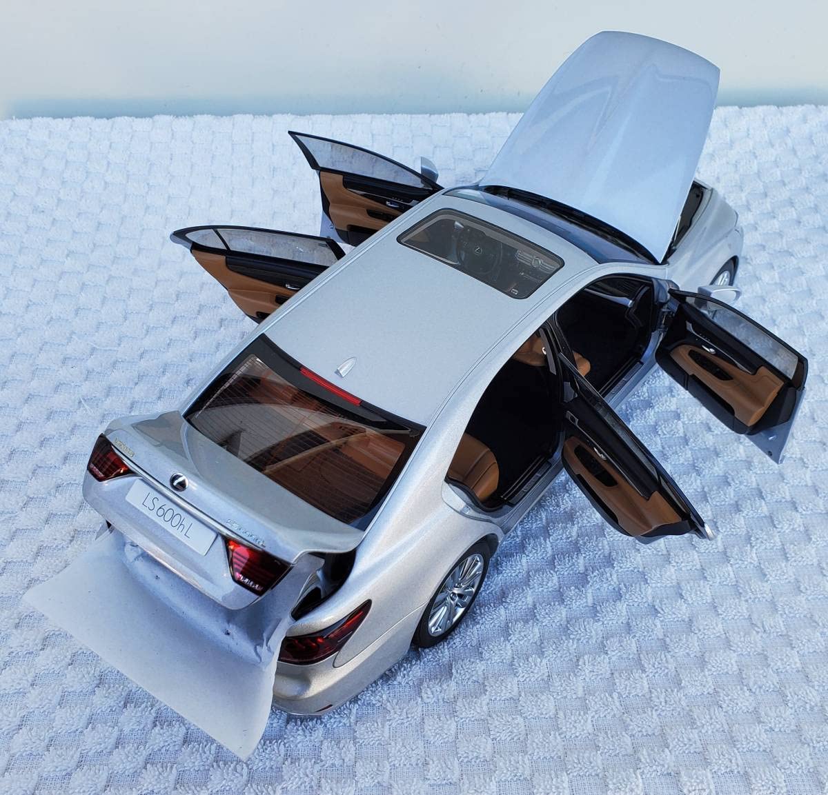 Lexus LS600hL 1/18オートアートカスタム仕様シルバー現状販売箱有