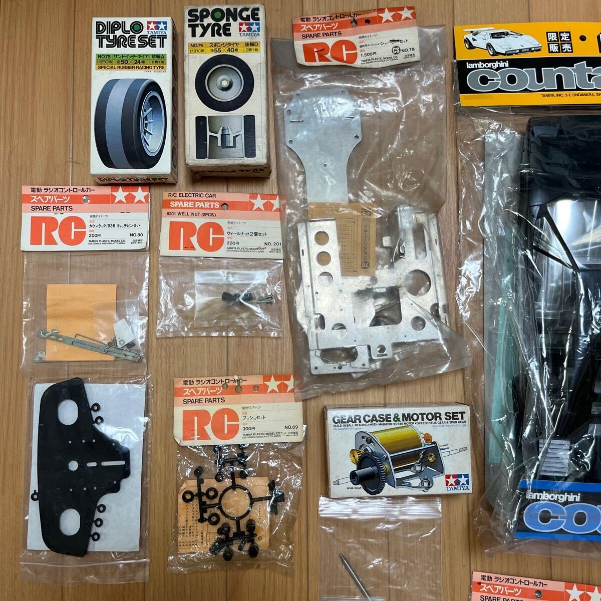 限定】タミヤ ブラックカウンタック LP500S ボディパーツ+タイヤ