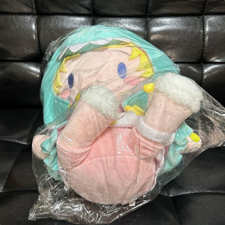 Amazon.co.jp: 角巻わため 100万人記念 パジャマ ぬいぐるみ : おもちゃ